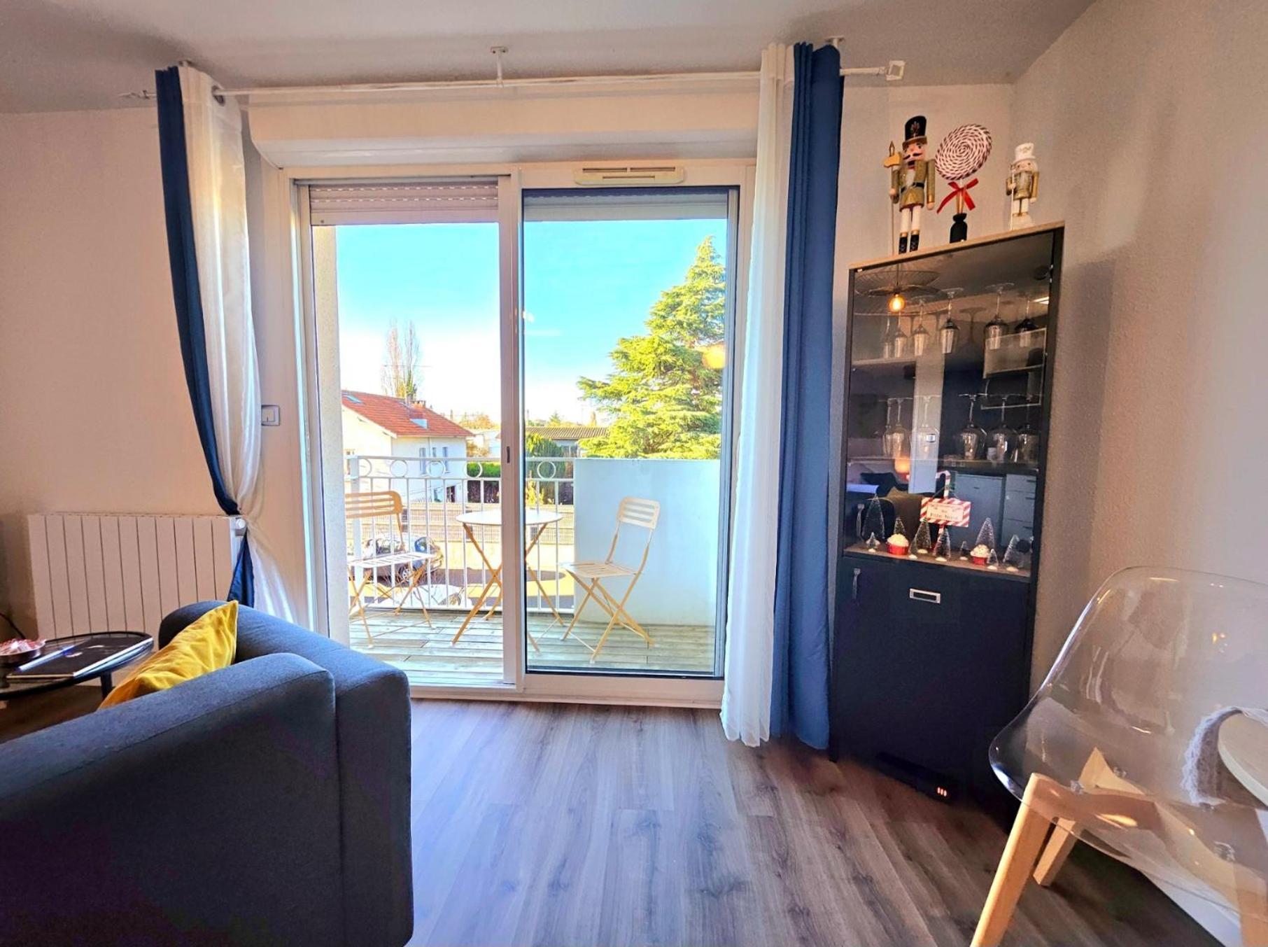 Appartement Residentiel Avec Parking/Proche Centre Angoulême Exteriör bild